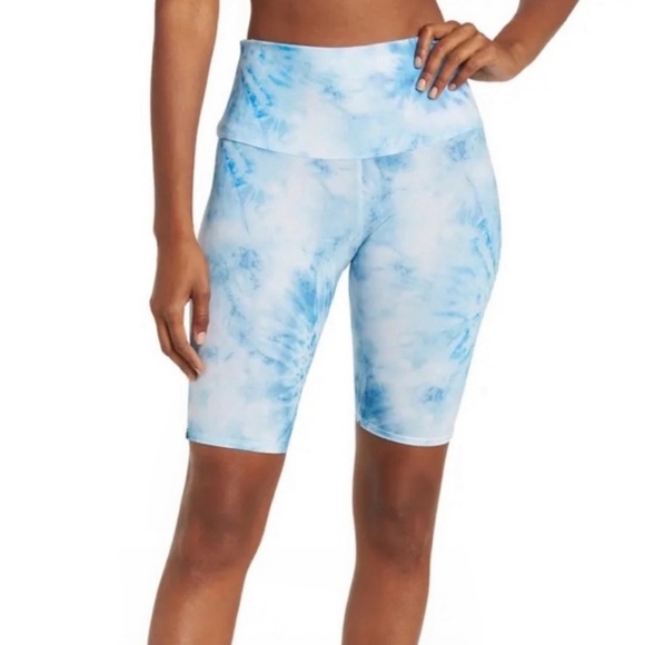 NWT Onzie - High Rise Tie Dye Shorts - Picture 1 of 4